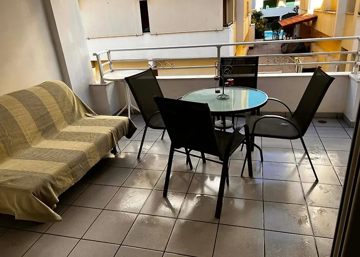 Small Cozy Is Seasuras Xylokastro